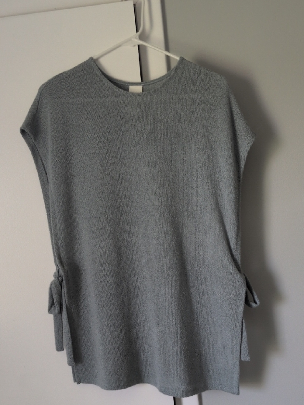 H&M Sweater - Picture 2 of 4